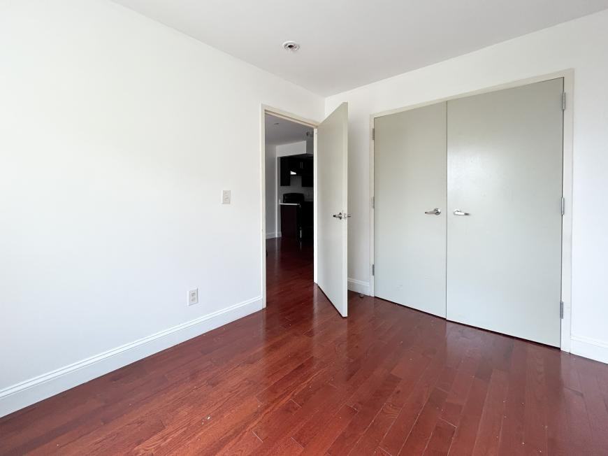 2120 Daly Ave - Photo 2 of 6