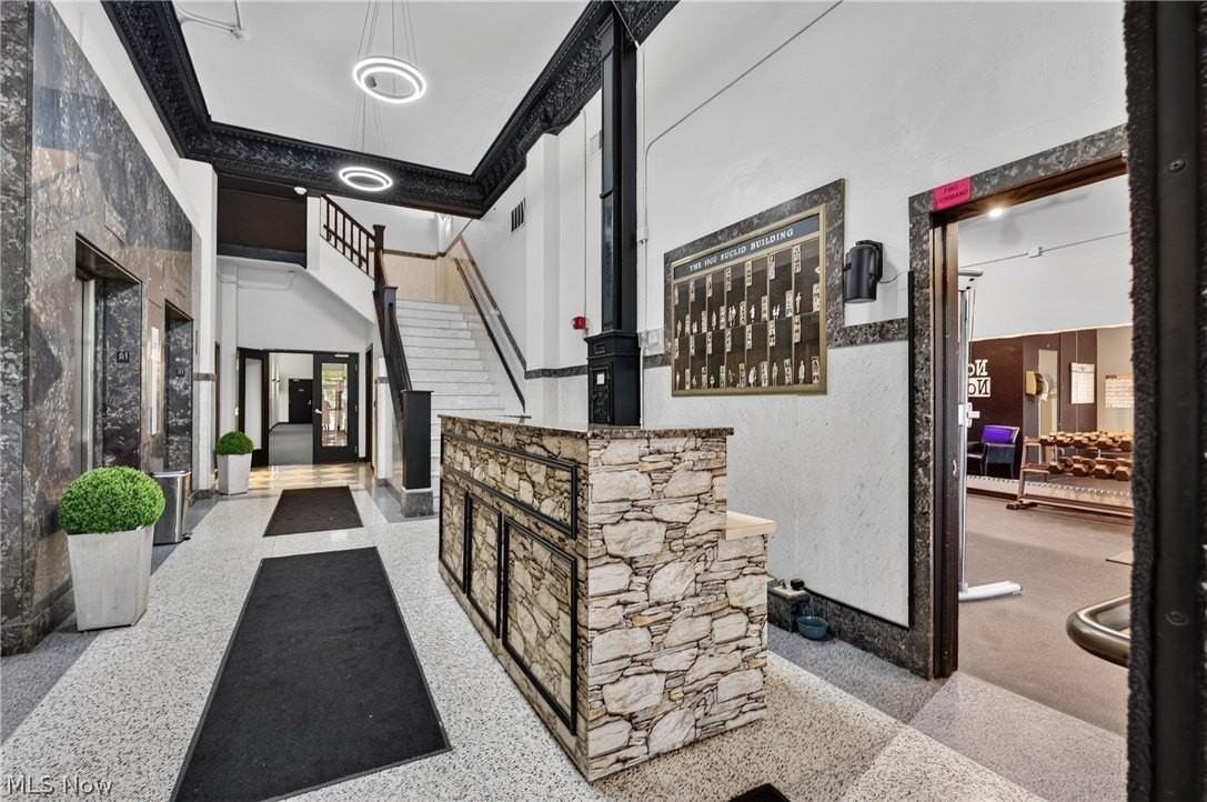 1900 Euclid Ave #605 - Photo 4 of 19