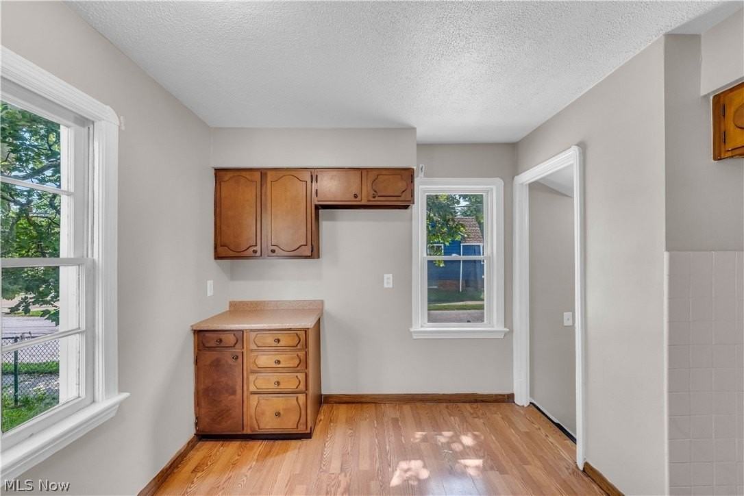 13702 Wainstead Ave - Photo 7 of 23