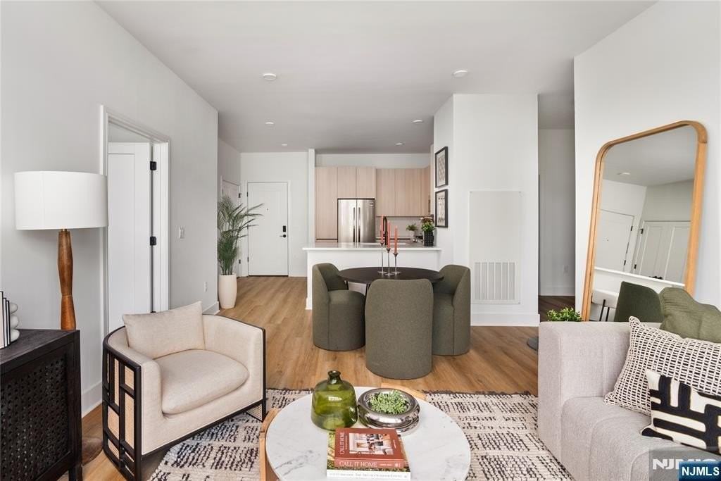 18 Park Ave #1327 - Photo 7 of 22