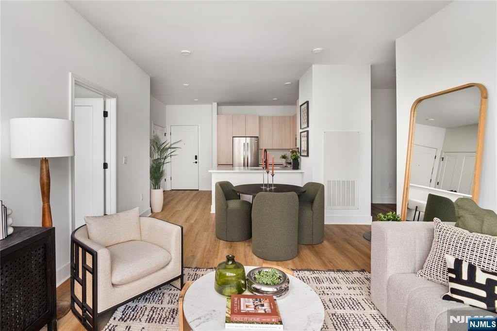18 Park Ave #1127 - Photo 7 of 22