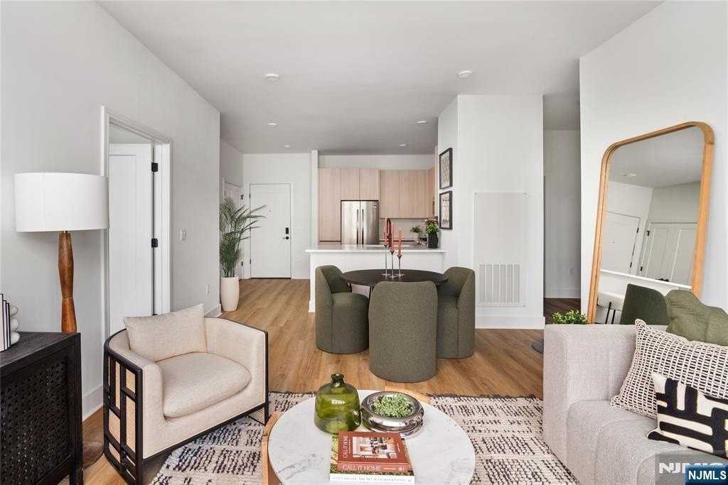 18 Park Ave #1302 - Photo 6 of 22