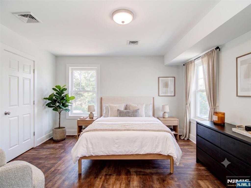 60 Montague Pl #2 - Photo 4 of 28