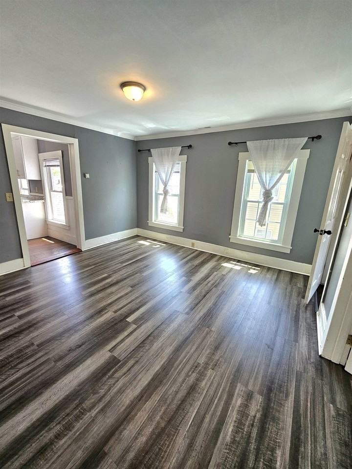 22 Beech St #B - Photo 5 of 27