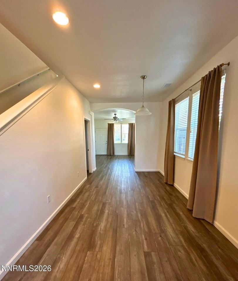 5900 Promontory Dr - Photo 3 of 14