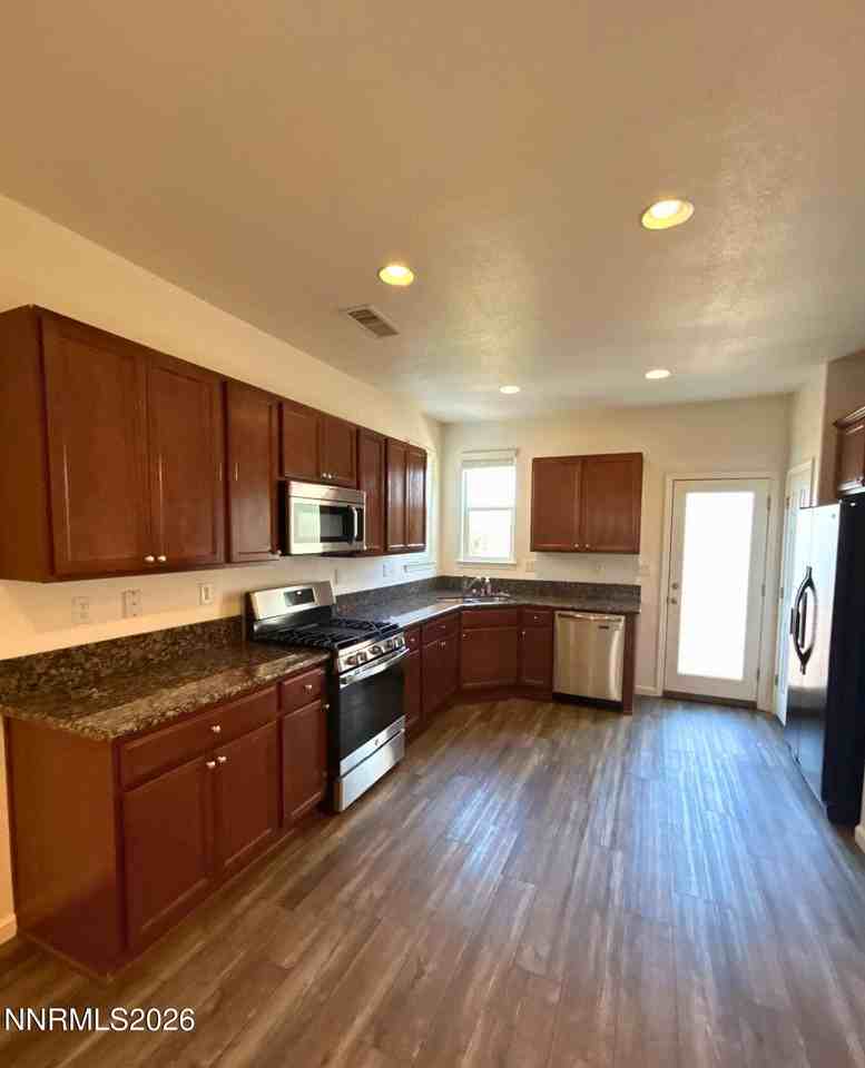 5900 Promontory Dr - Photo 4 of 14