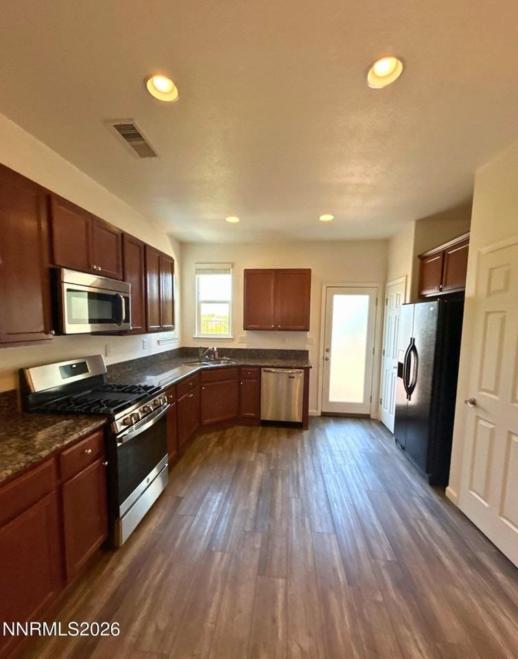 5900 Promontory Dr - Photo 5 of 14