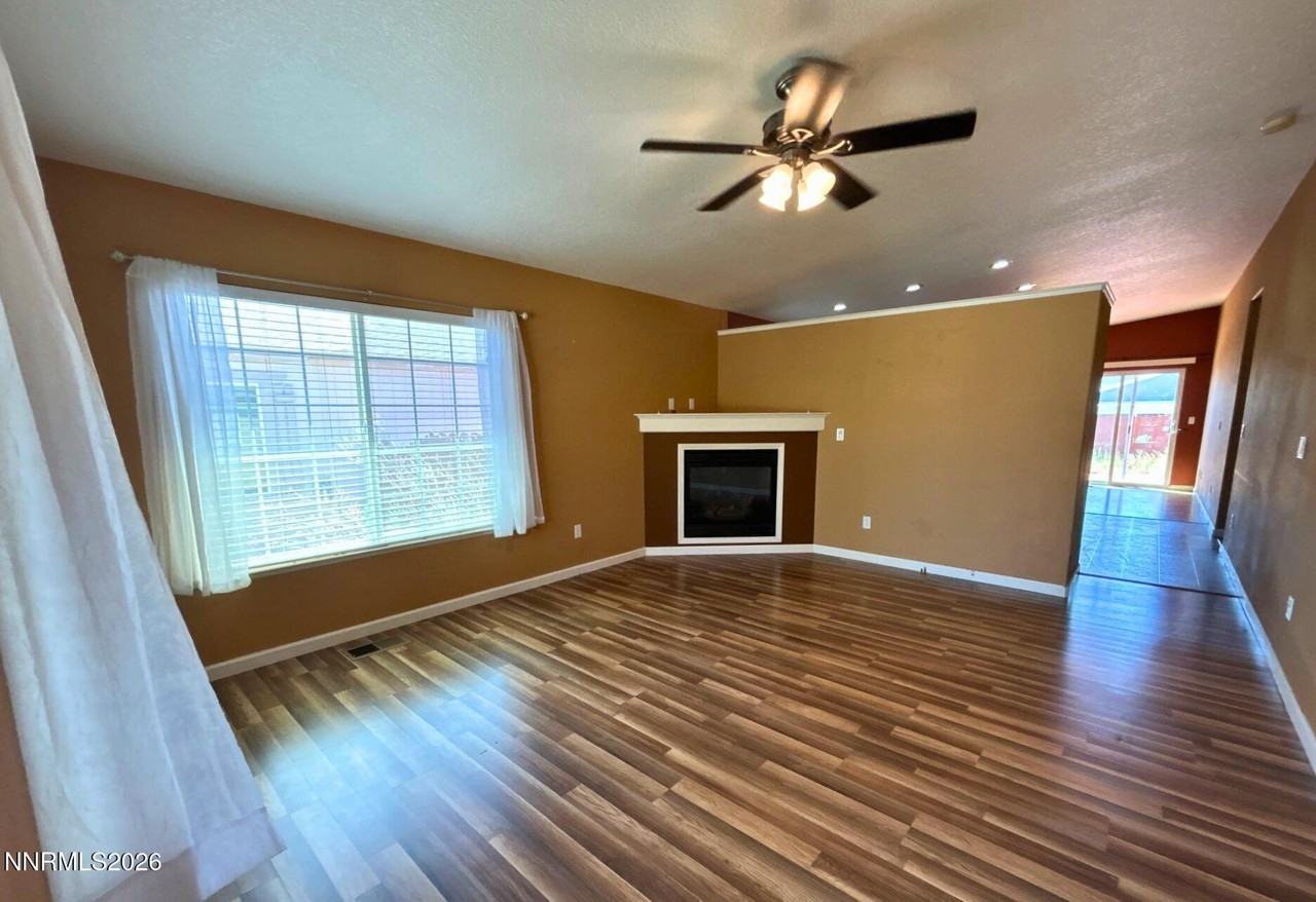 17630 White Tail Ct - Photo 2 of 13