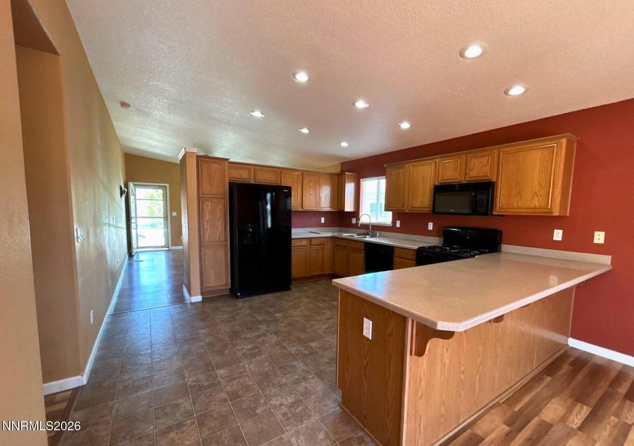 17630 White Tail Ct - Photo 4 of 13