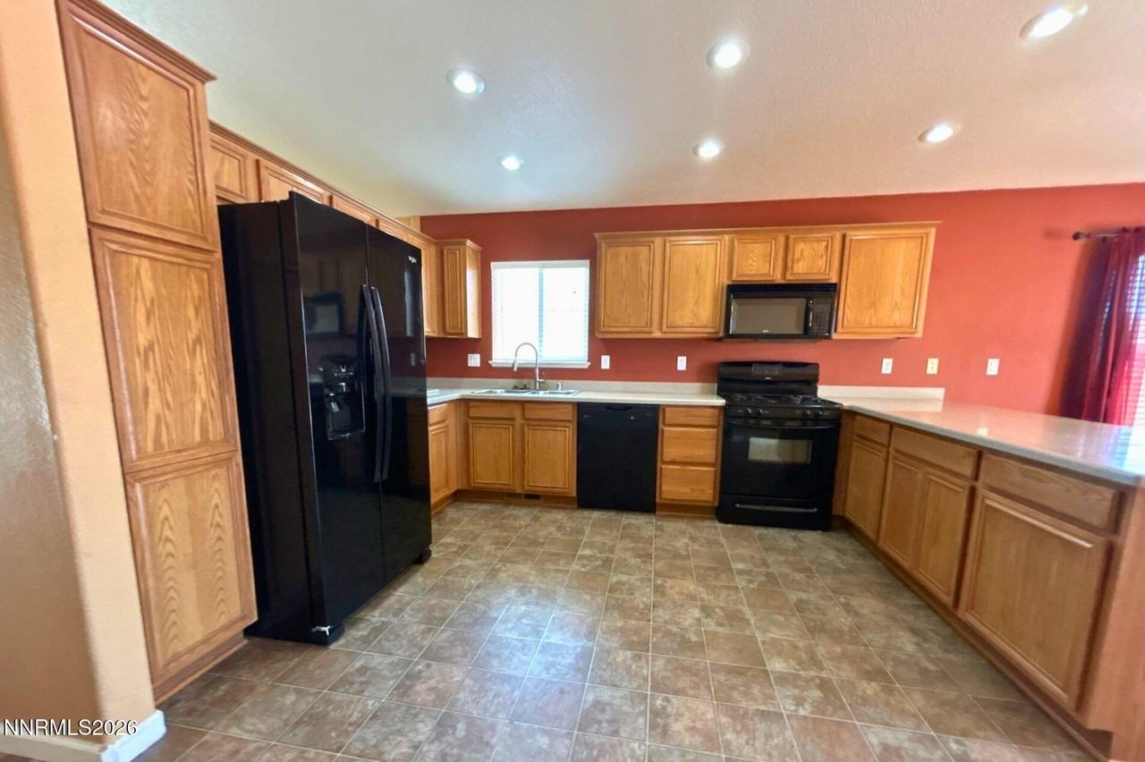 17630 White Tail Ct - Photo 5 of 13