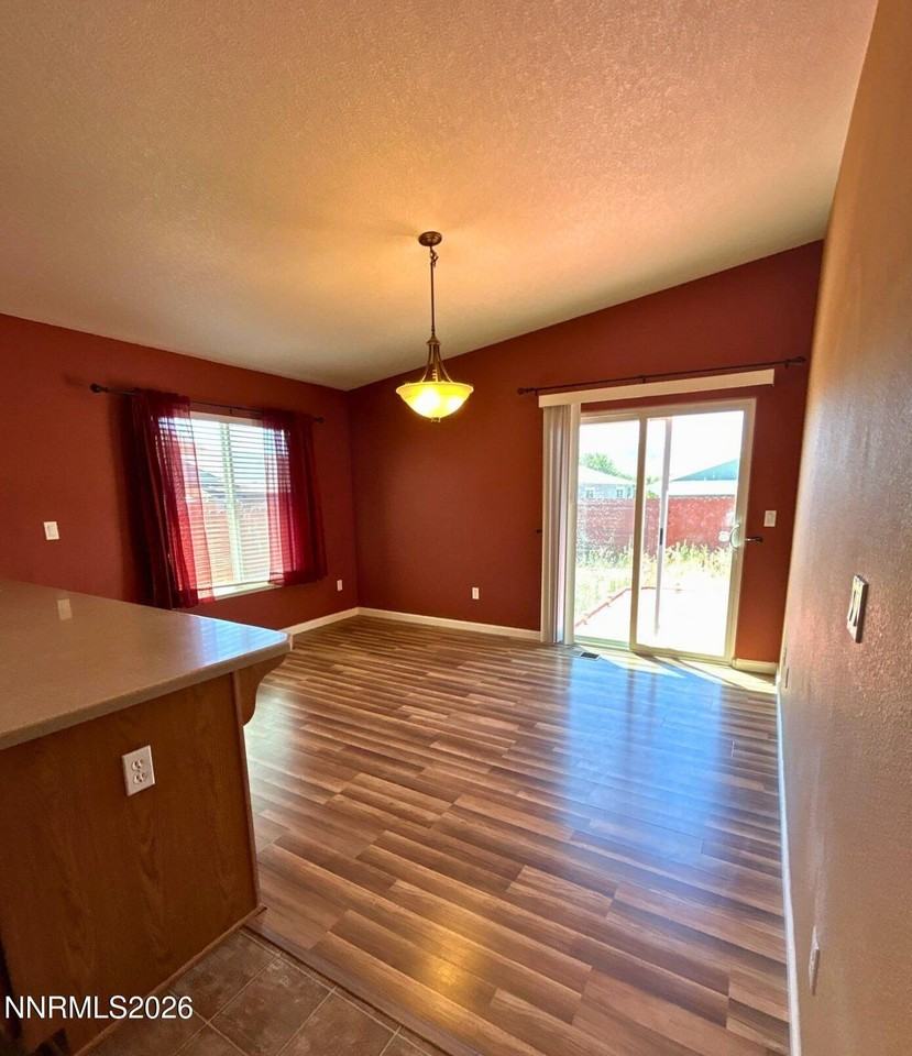 17630 White Tail Ct - Photo 6 of 13