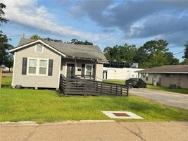 featured image of 110 S Laurel St