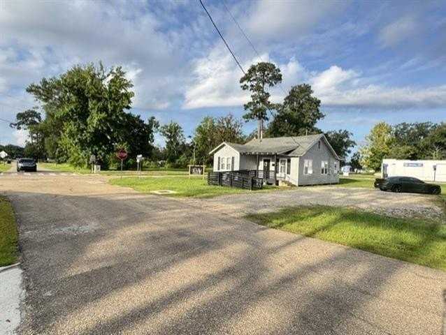 110 S Laurel St - Photo 5 of 14