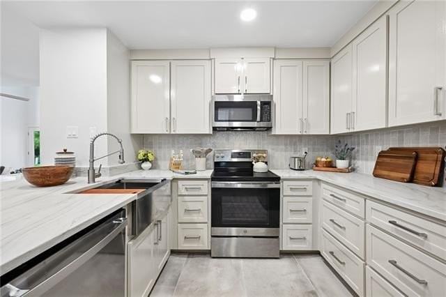 9 Caribbean Ct - Photo 5 of 29