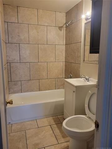 1329 E 38th St #A - Photo 3 of 9