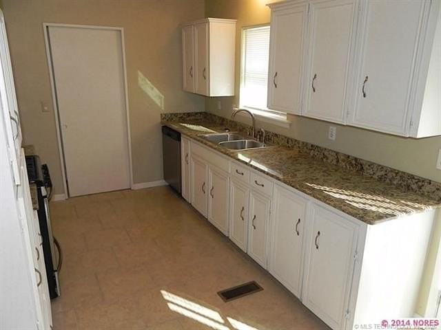 7827 Marilyn Ln - Photo 2 of 16