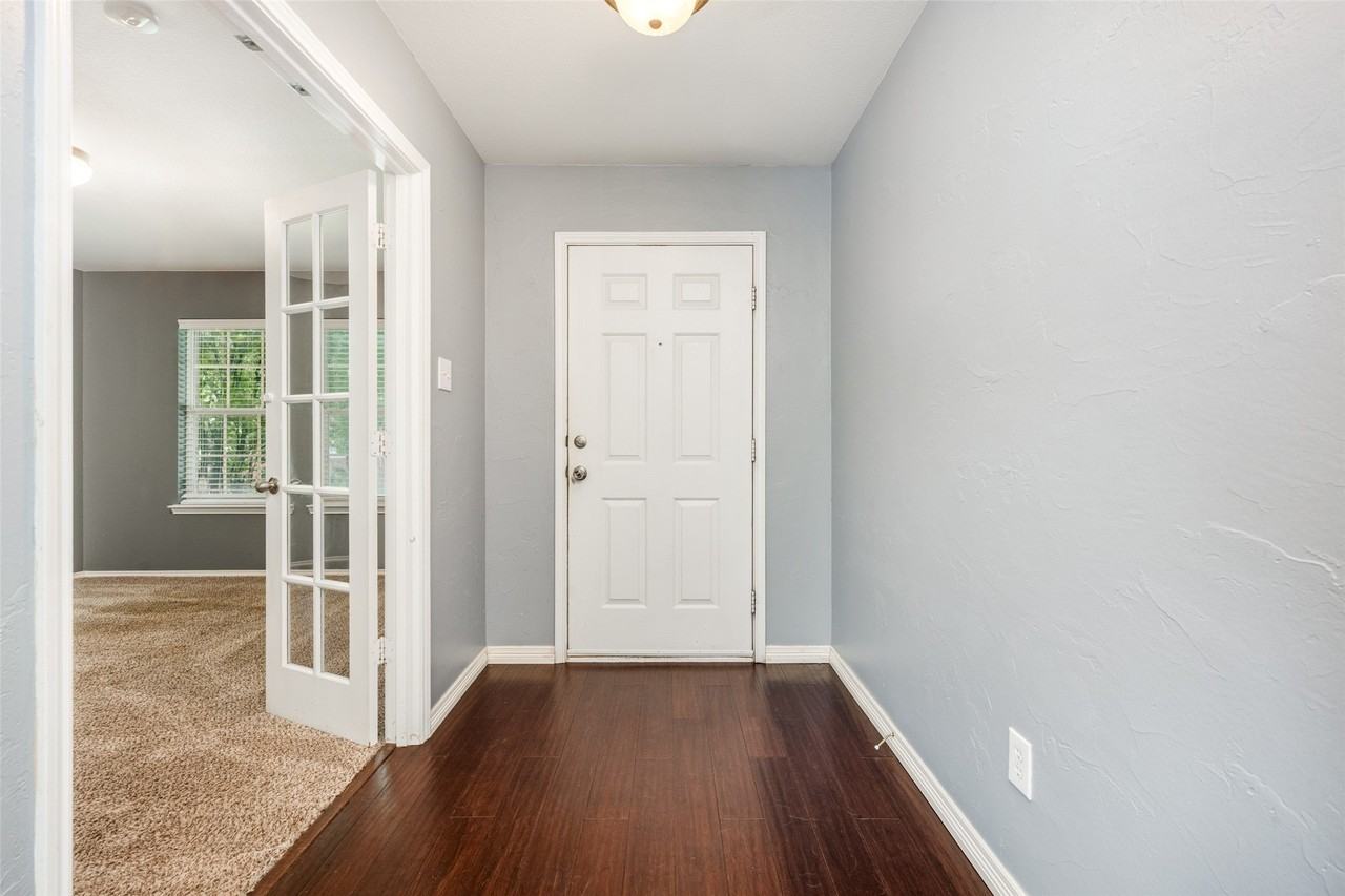 6504 Corral Ln - Photo 4 of 25