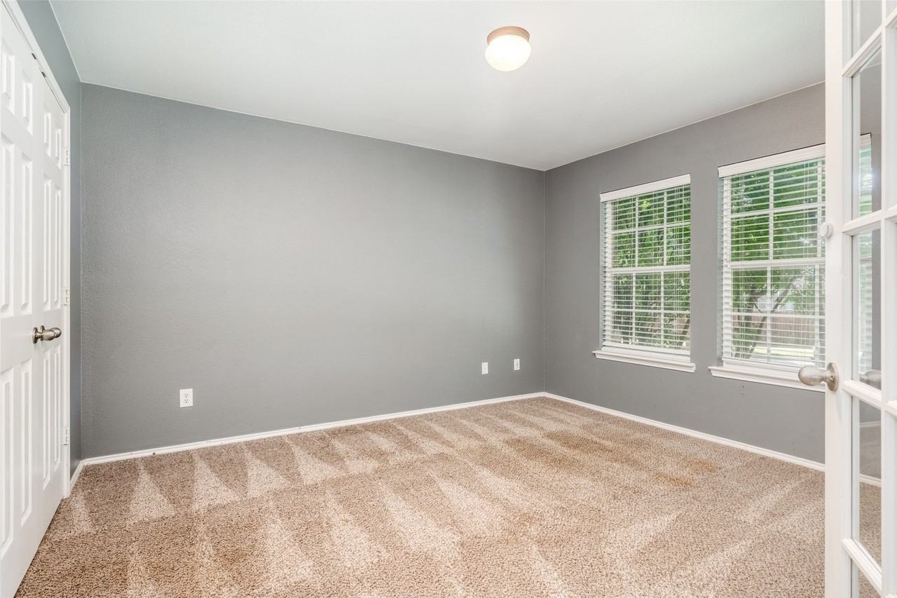 6504 Corral Ln - Photo 5 of 25