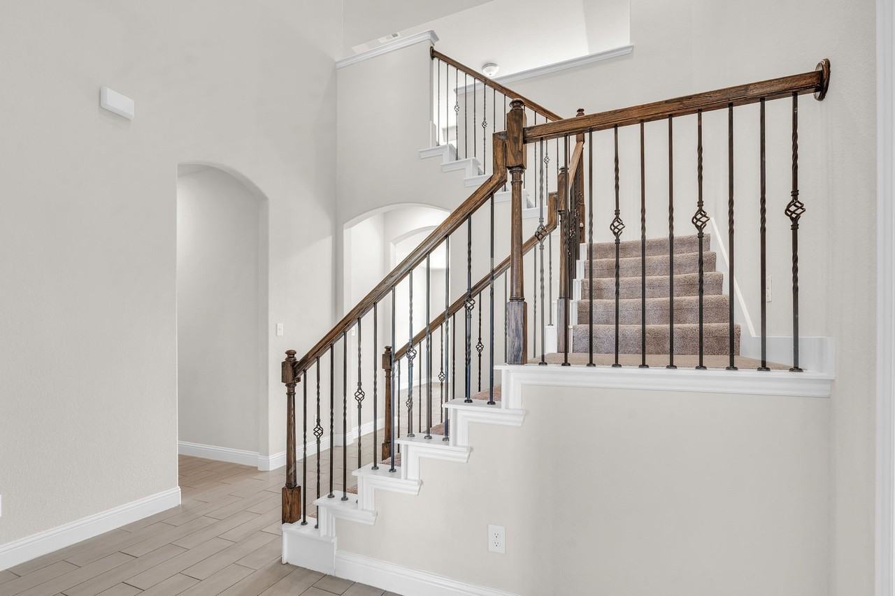 7243 Crowell Ave - Photo 4 of 36