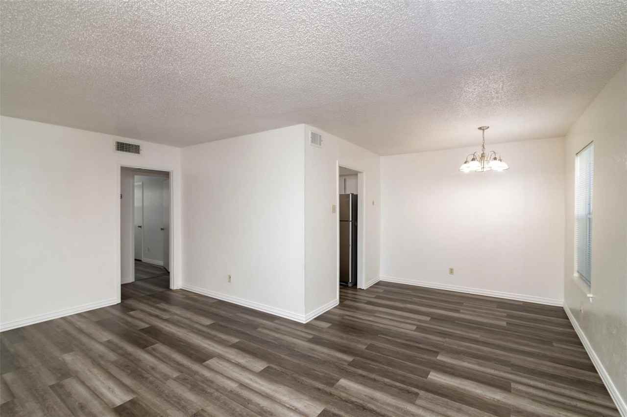 7048 Glenview Dr #45 - Photo 6 of 10