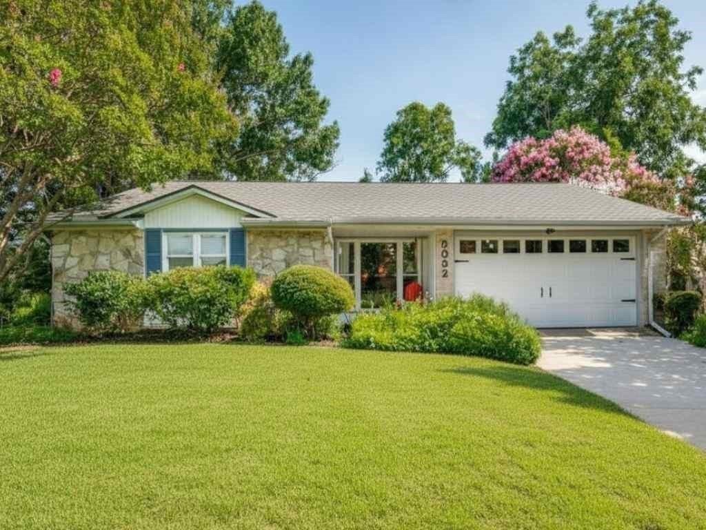 3032 Hollandale Ln - Photo 2 of 23