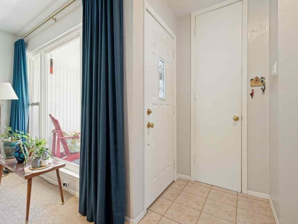 3032 Hollandale Ln - Photo 4 of 23