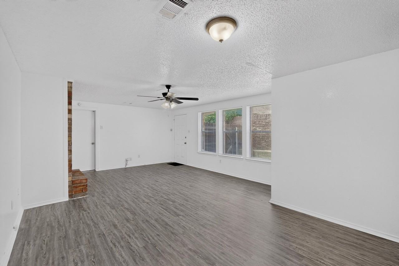6120 Cypress Point Dr - Photo 2 of 12