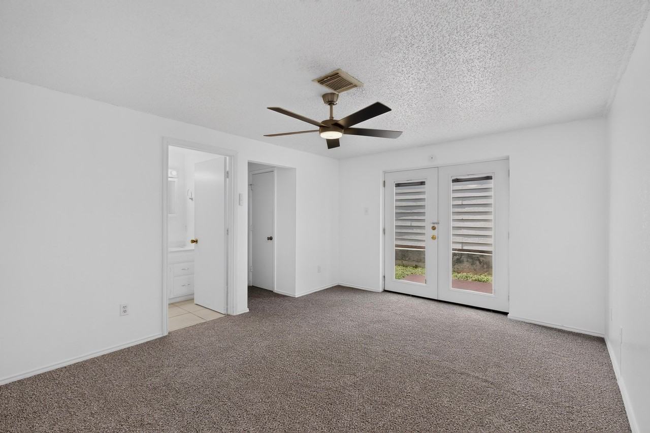 6120 Cypress Point Dr - Photo 5 of 12