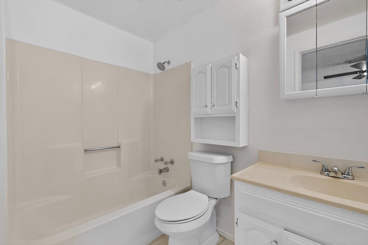 6120 Cypress Point Dr - Photo 6 of 12