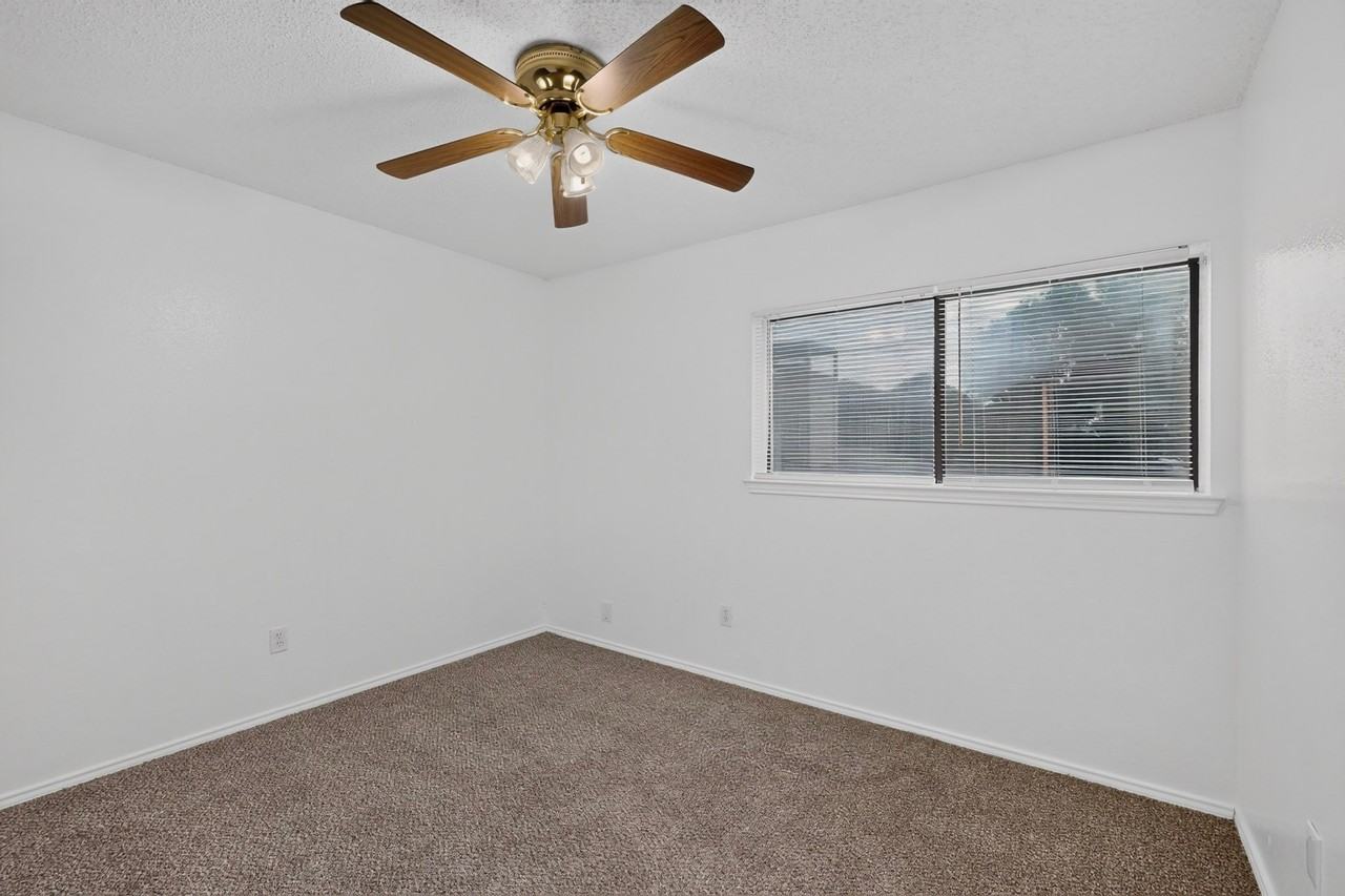 6120 Cypress Point Dr - Photo 7 of 12