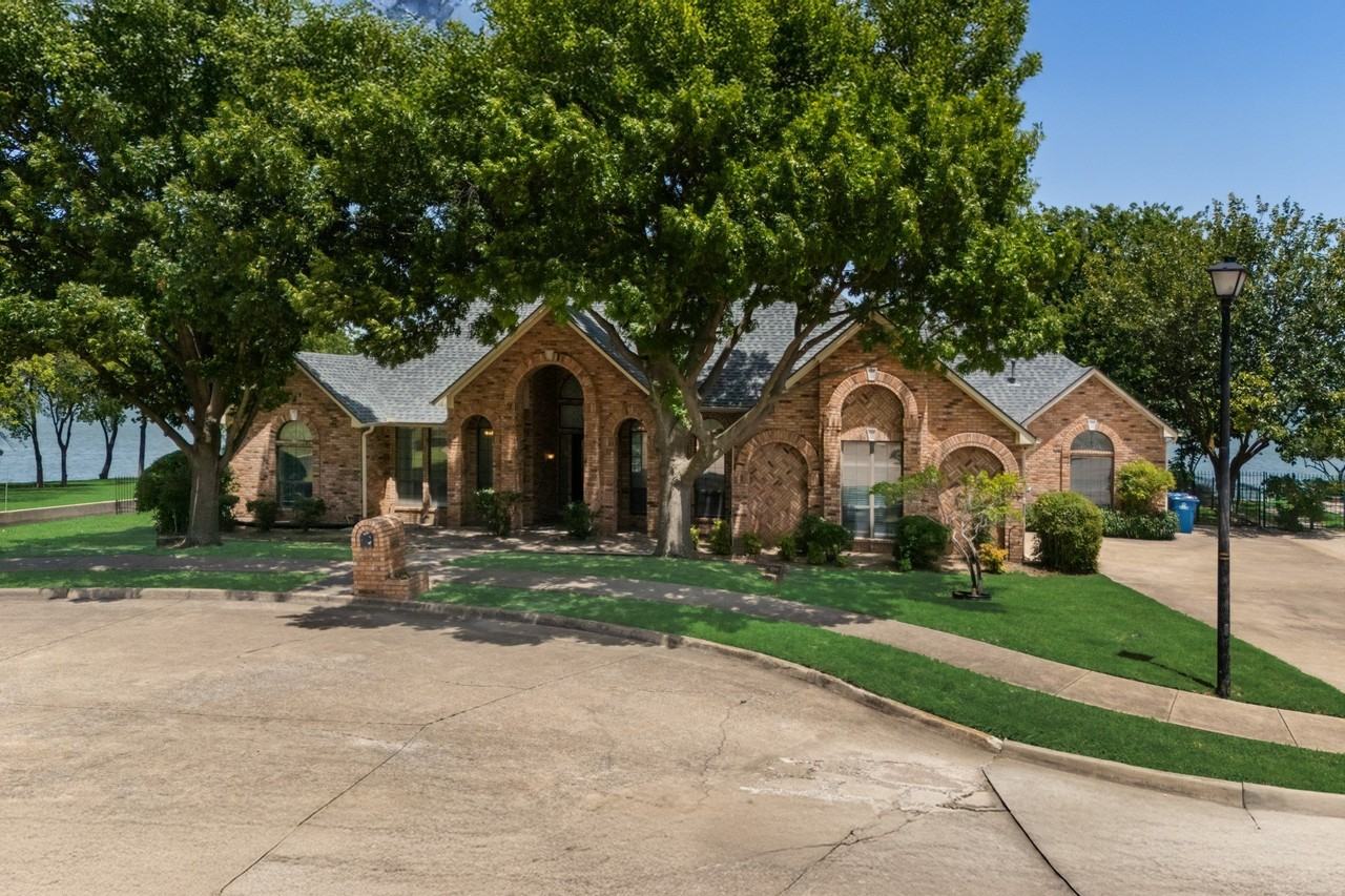 2318 Southbay Cir - Photo 6 of 40