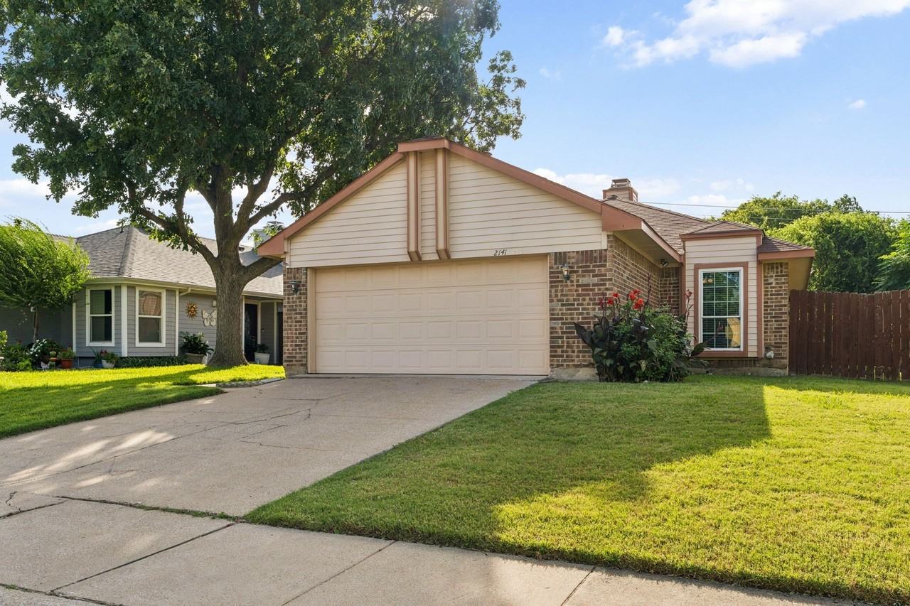 2141 Stradivarius Ln - Photo 3 of 25