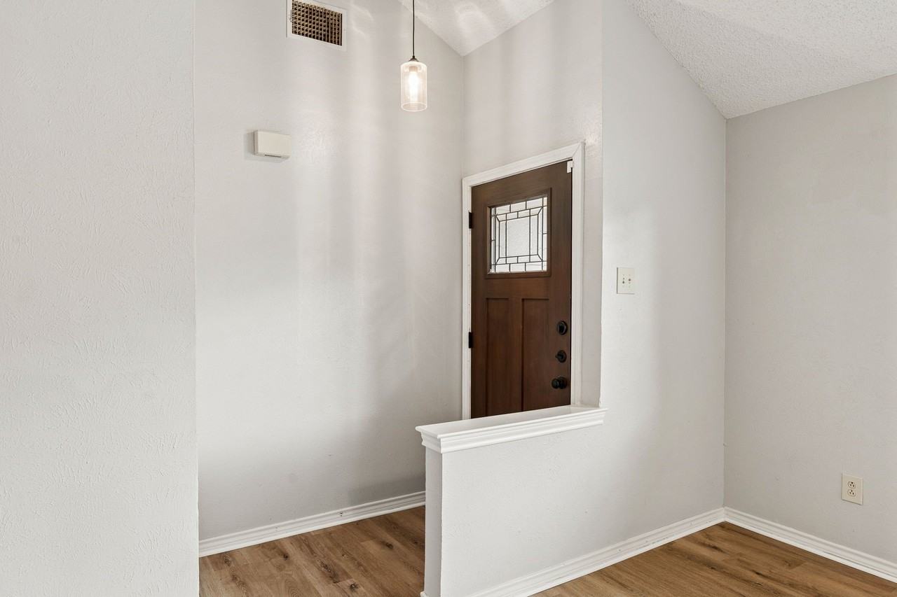 2141 Stradivarius Ln - Photo 5 of 25