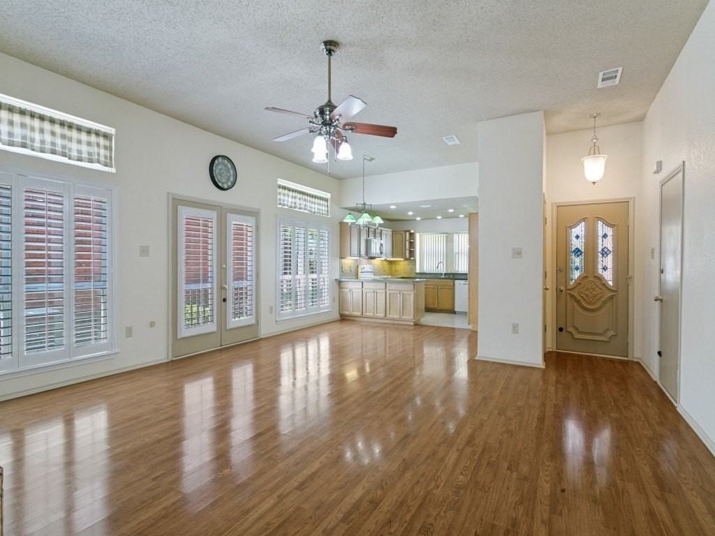 1515 Laguna Vista Way - Photo 2 of 12
