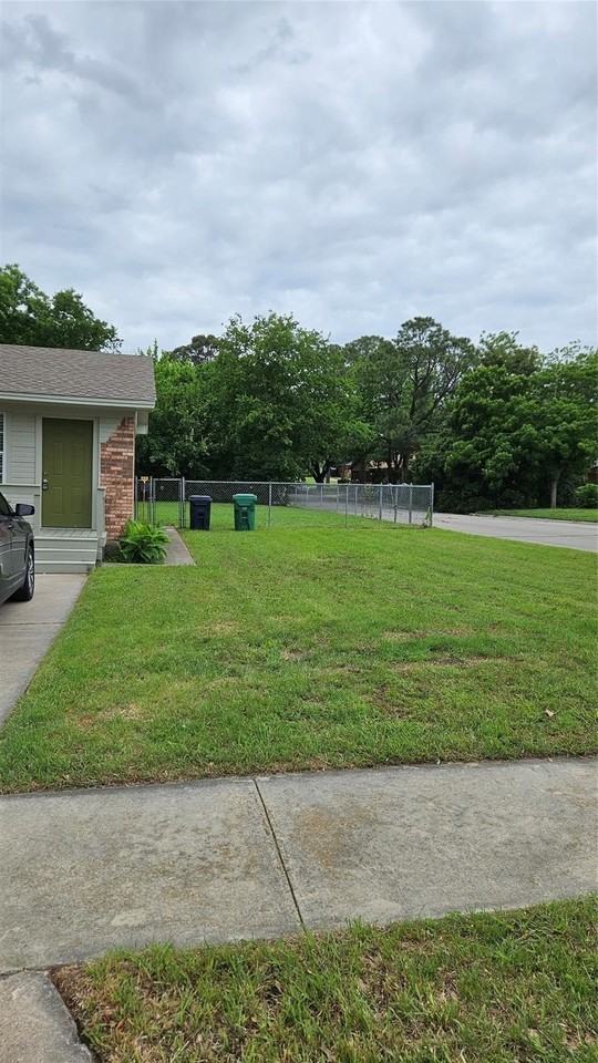 2017 Shawnee St - Photo 2 of 3