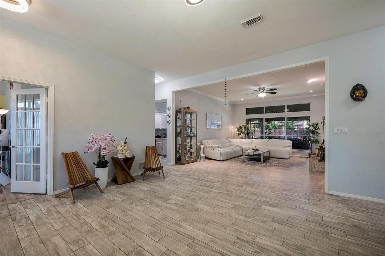 3405 Lauren Way - Photo 4 of 15