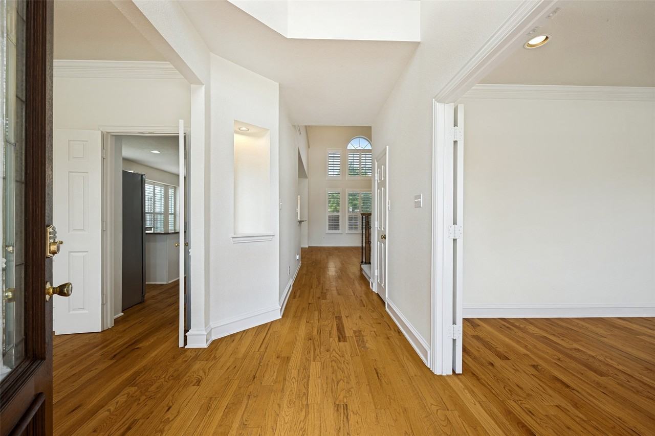 7805 San Isabel Dr - Photo 2 of 32