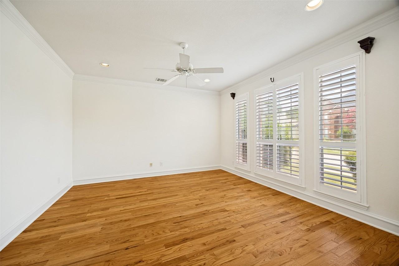 7805 San Isabel Dr - Photo 3 of 32