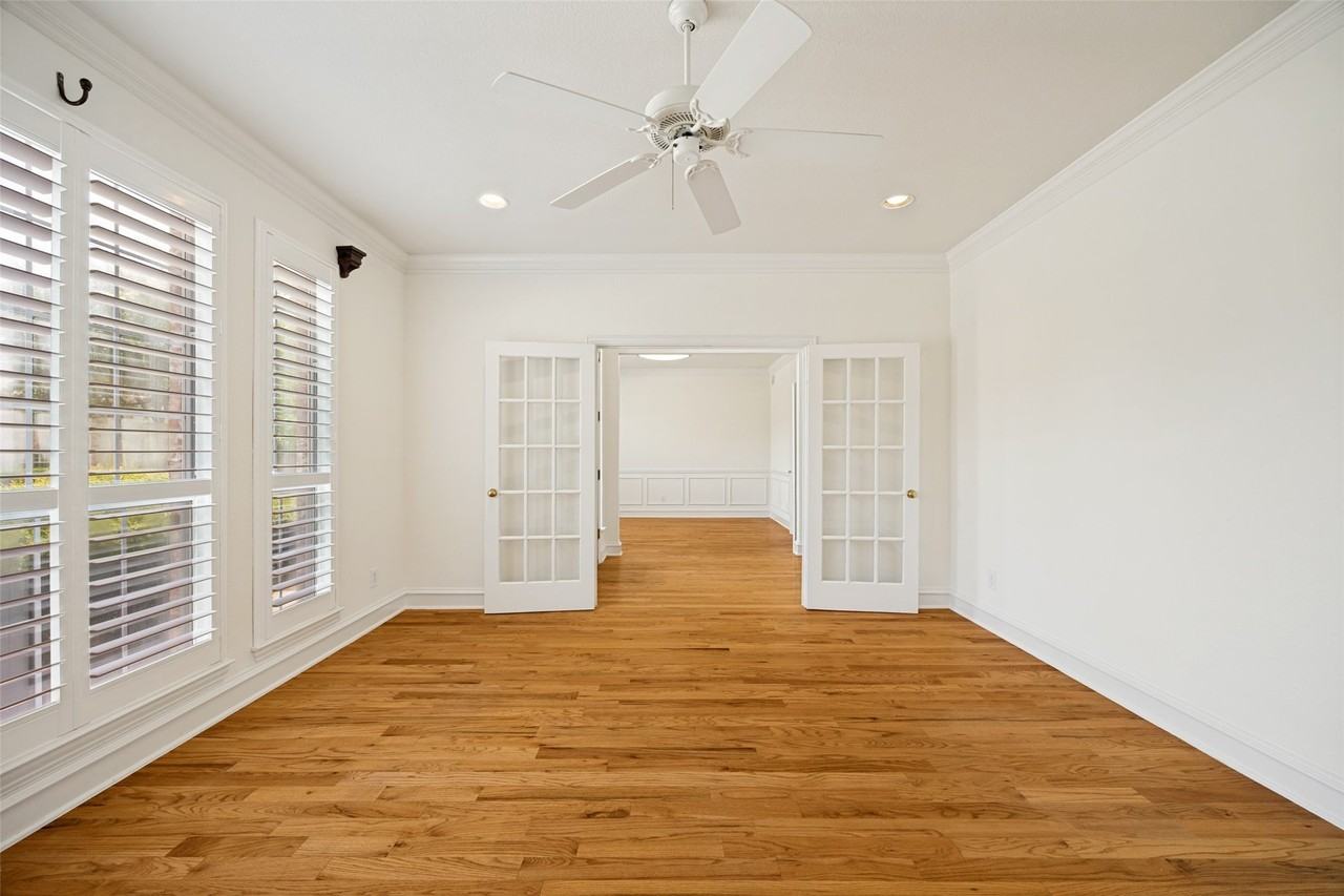 7805 San Isabel Dr - Photo 4 of 32