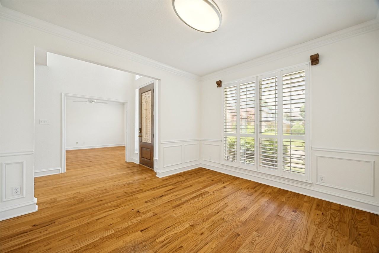7805 San Isabel Dr - Photo 5 of 32