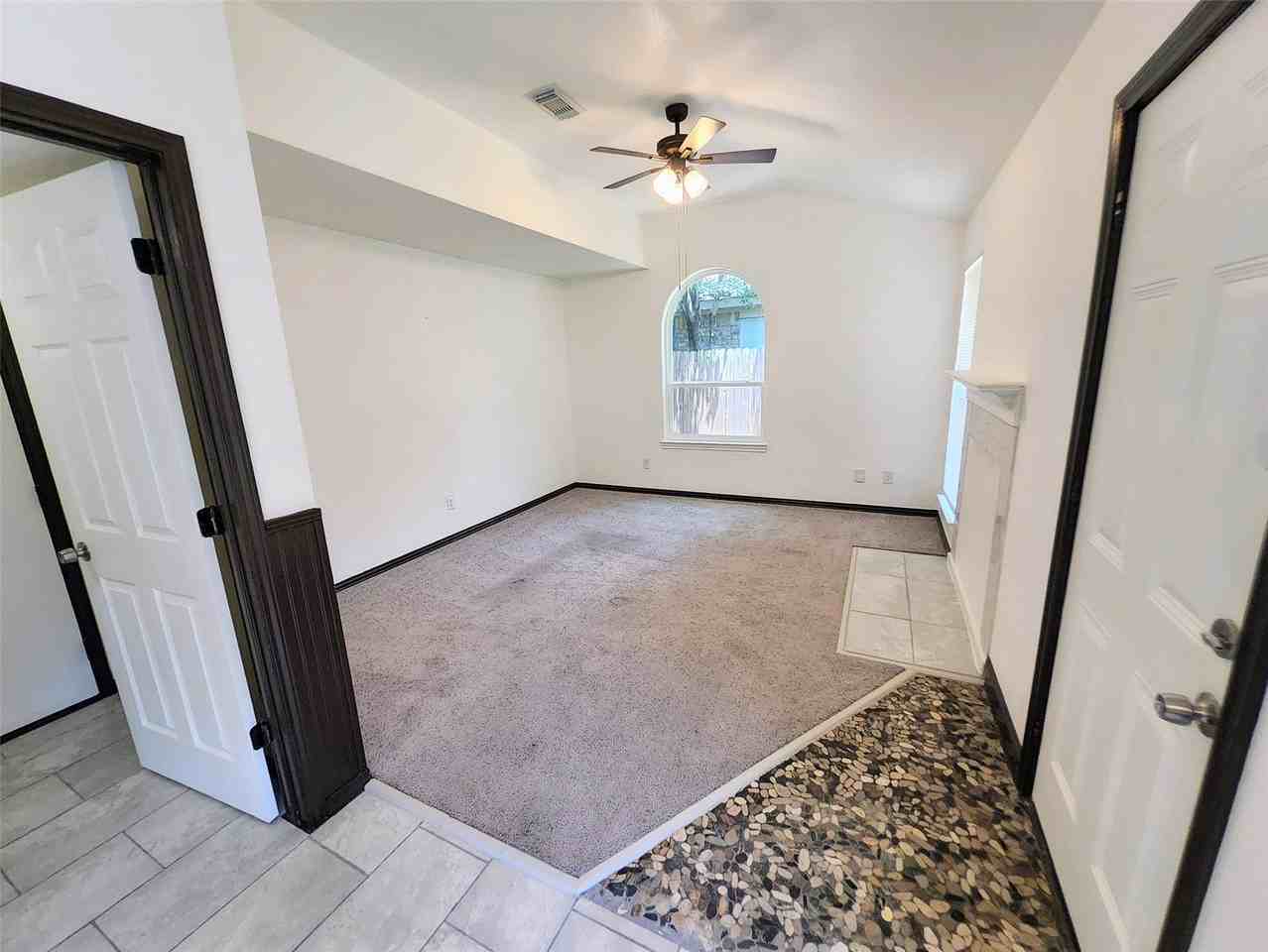 4672 Heatherbrook Ln - Photo 7 of 24