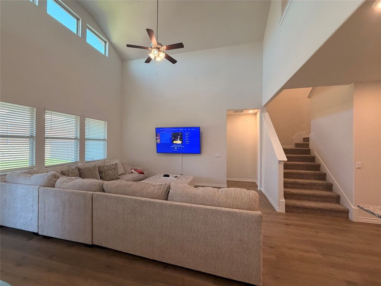 7401 Mayplace Dr - Photo 2 of 22