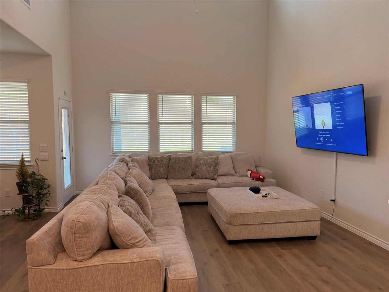 7401 Mayplace Dr - Photo 6 of 22
