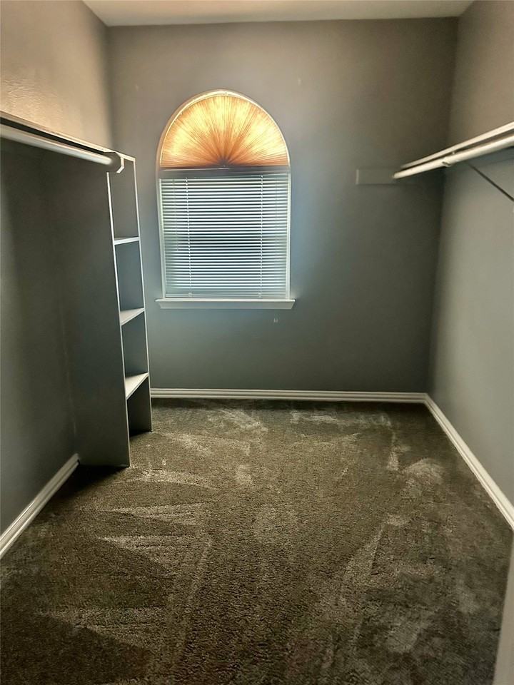4412 W Dickson Ln - Photo 4 of 14