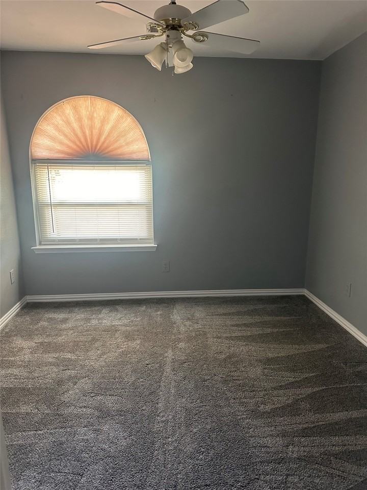4412 W Dickson Ln - Photo 5 of 14