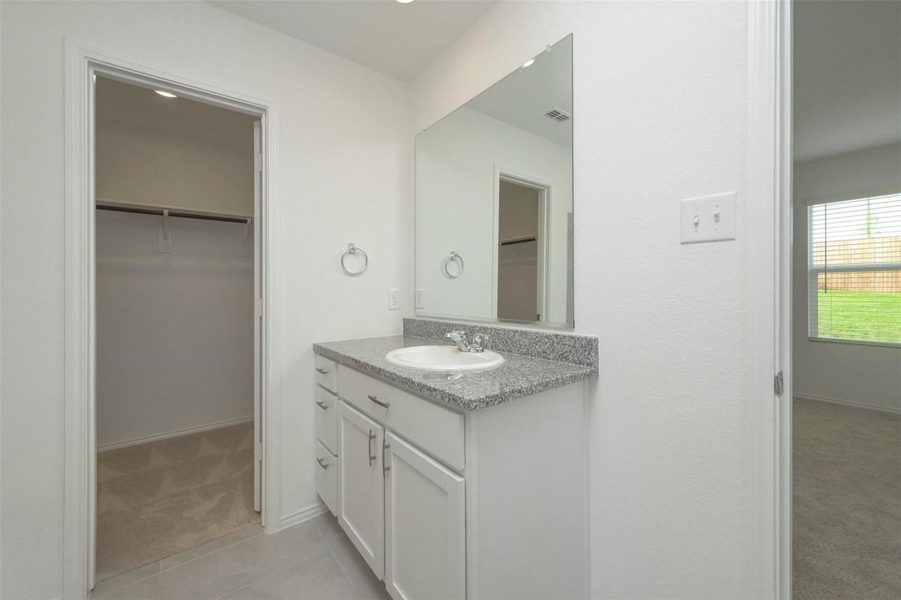 9208 Grackle Pl - Photo 3 of 7
