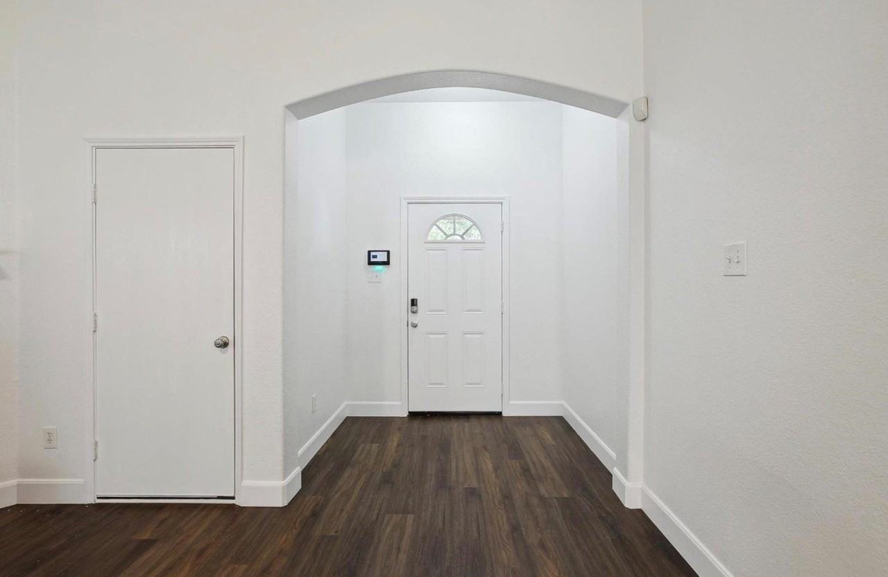 1446 Sax Leigh Dr - Photo 2 of 17