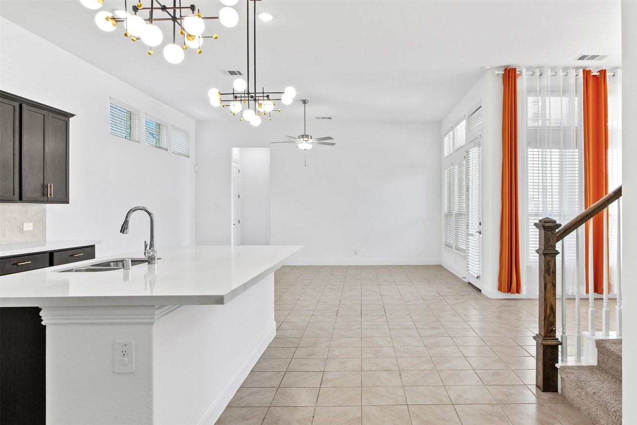 1413 Buckeye Trl - Photo 3 of 40