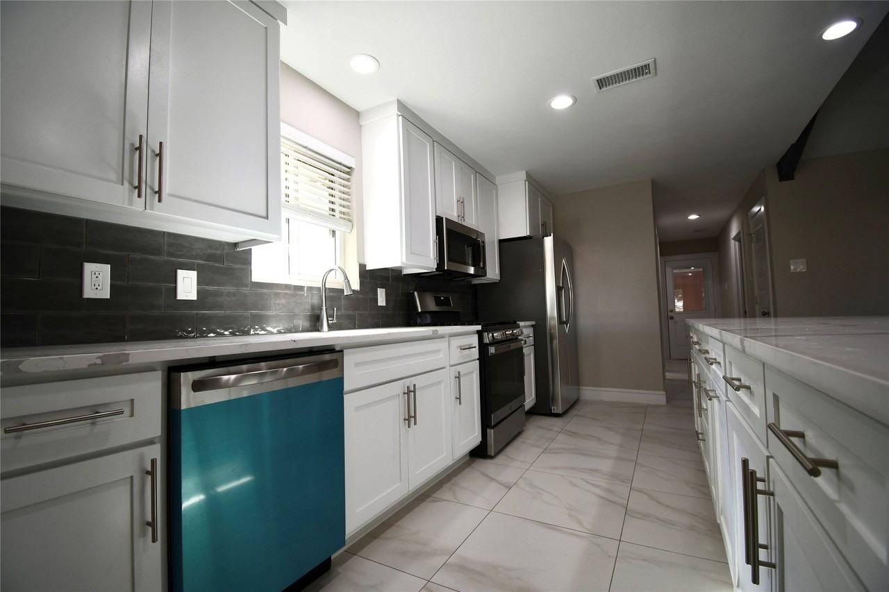 2705 Twinpost Ct - Photo 2 of 29
