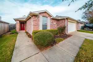 featured image of 2211 Lilac Cir